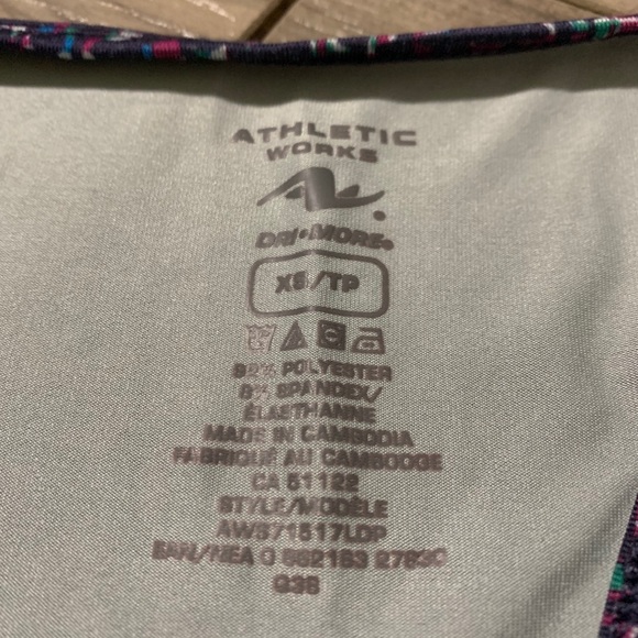 Workout tank top - Picture 3 of 3